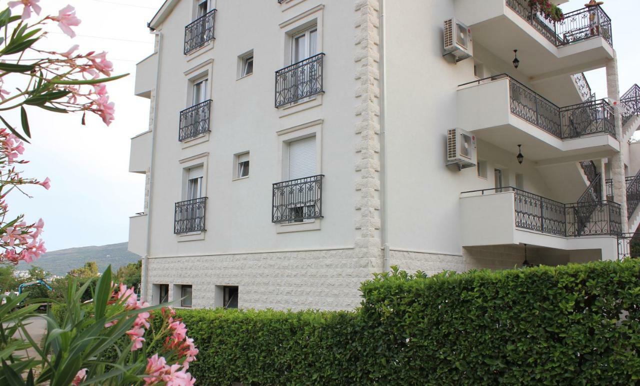 Villa Julia Baošići Екстериор снимка